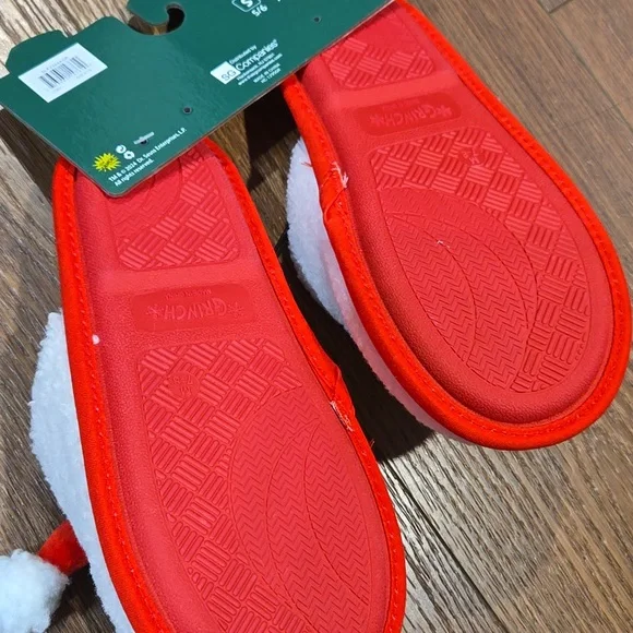 NWT THE GRINCH DR SEUSS LADIES SLIPPERS SIZE MED 7/8.. 7044 - Picture 4 of 6